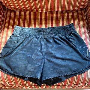 Black camo athletic shorts